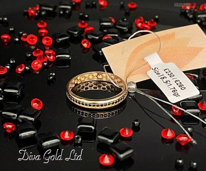 Gold women ring with black zircon stones. Size 18.5