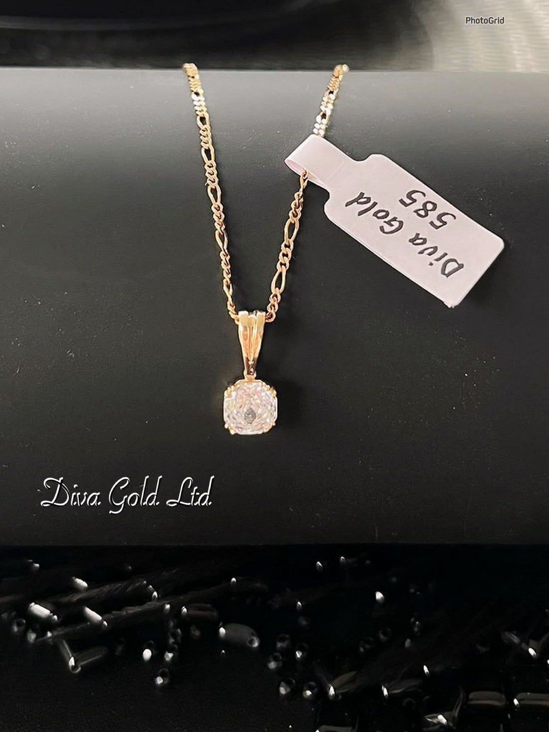 585 Gold pendant. 0.94gr
