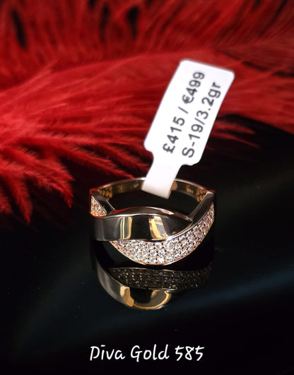 585 Gold ring. Size 19