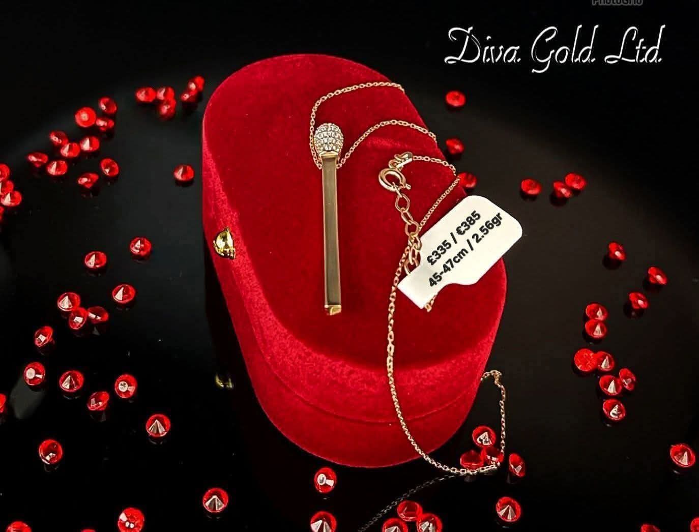 Gold Chain with pendant. 45-47cm