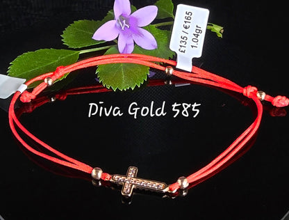 Red thread bracelet with 585 gold details. 1.04gram