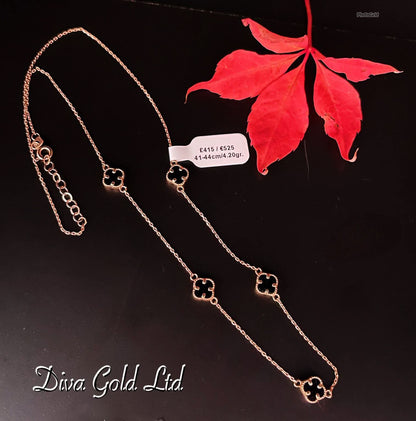 Gold chain with black clover pendants. 41-44cm