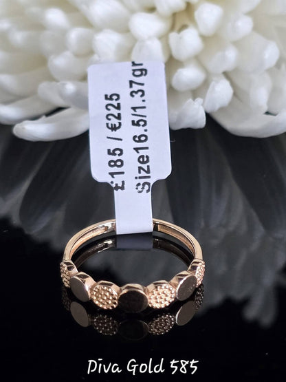 Gold women ring.Size 16.5